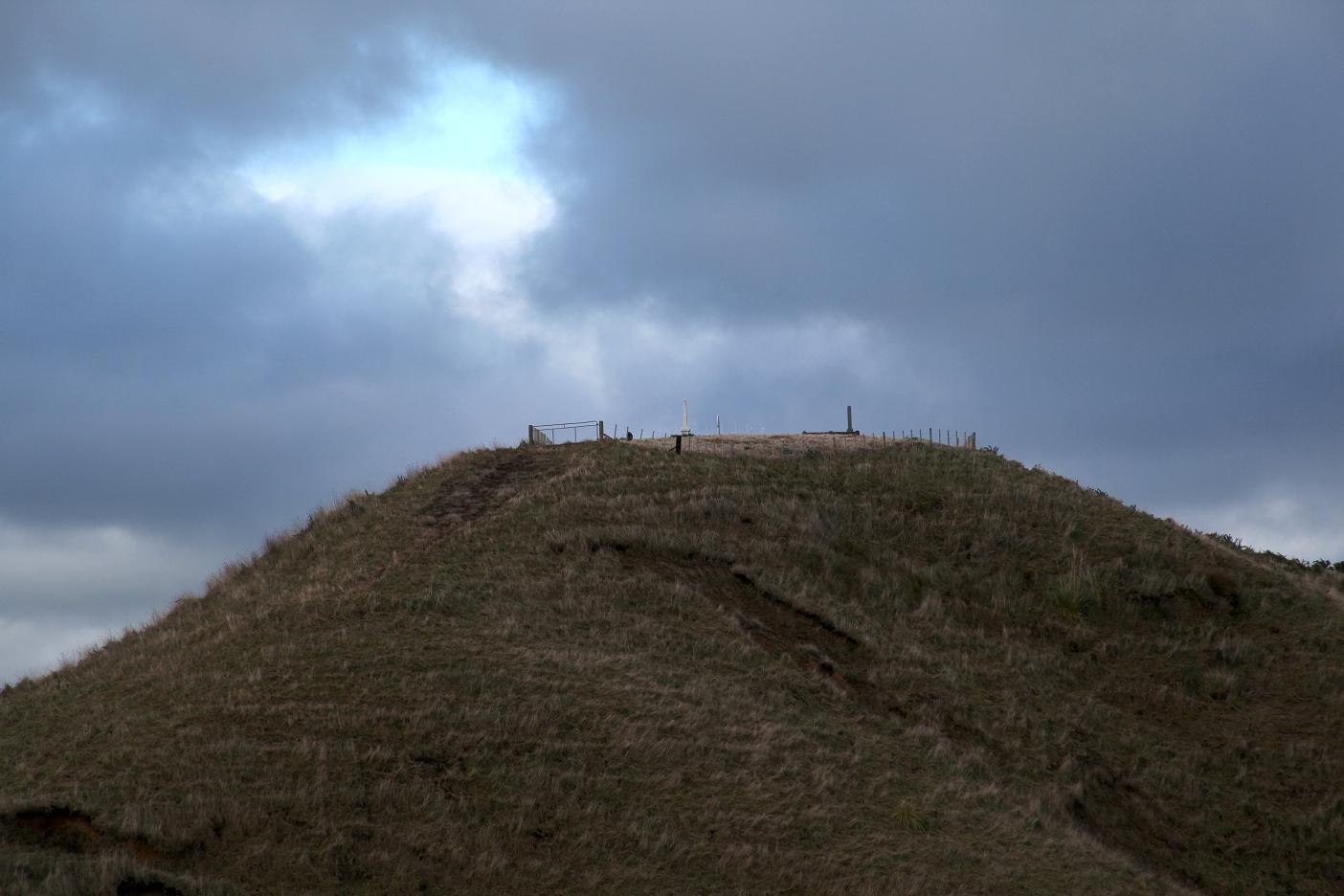 Puke Atua, the hill above Pariroa Pā