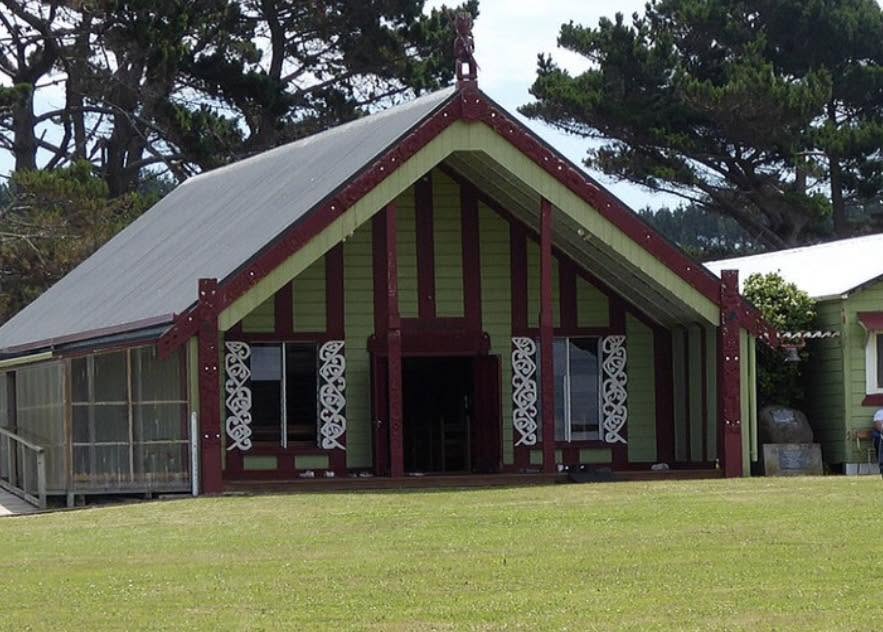 Taiporohēnui wharenui, the ancestral meeting house of Pariroa Pā